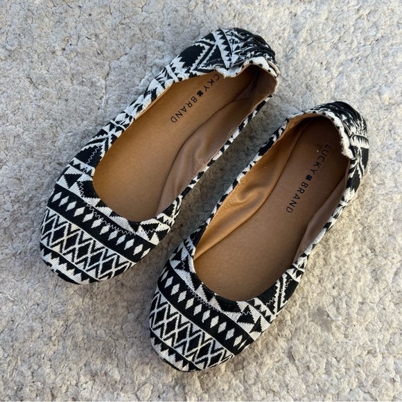 Lucky Brand 'Echo2' Canvas Geometric Design Black White Slip On Ballet Flats - Picture 9 of 9